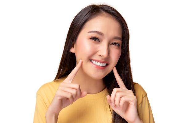 3 Causes Why Food Gets Stuck in Teeth - MySmile