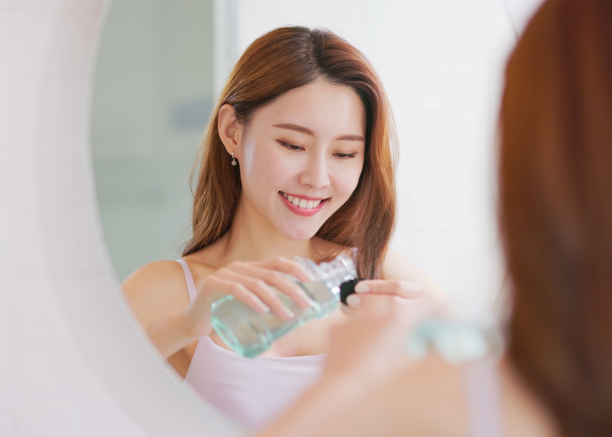 How Does Teeth Whitening Kit Work? - MySmile