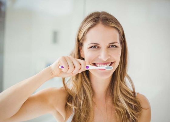 should you brush teeth after teeth whitening gel