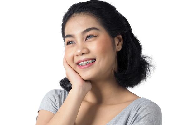 What to do if you Experience a Dental Emergency while Wearing Braces - MySmile