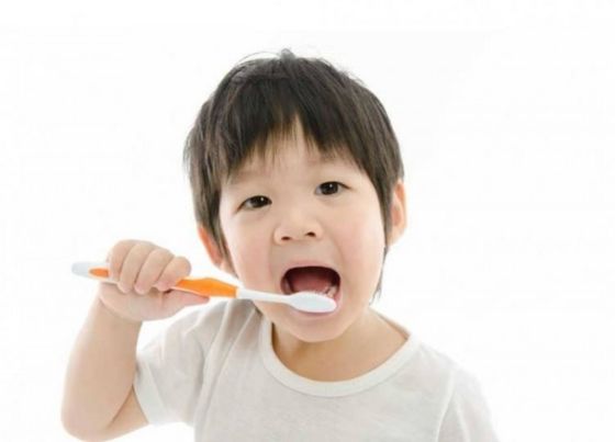 when to start brushing baby teeth